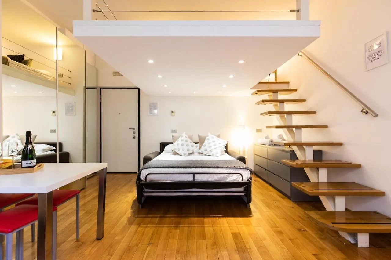 밀라노 Duomo Apartament 아파트