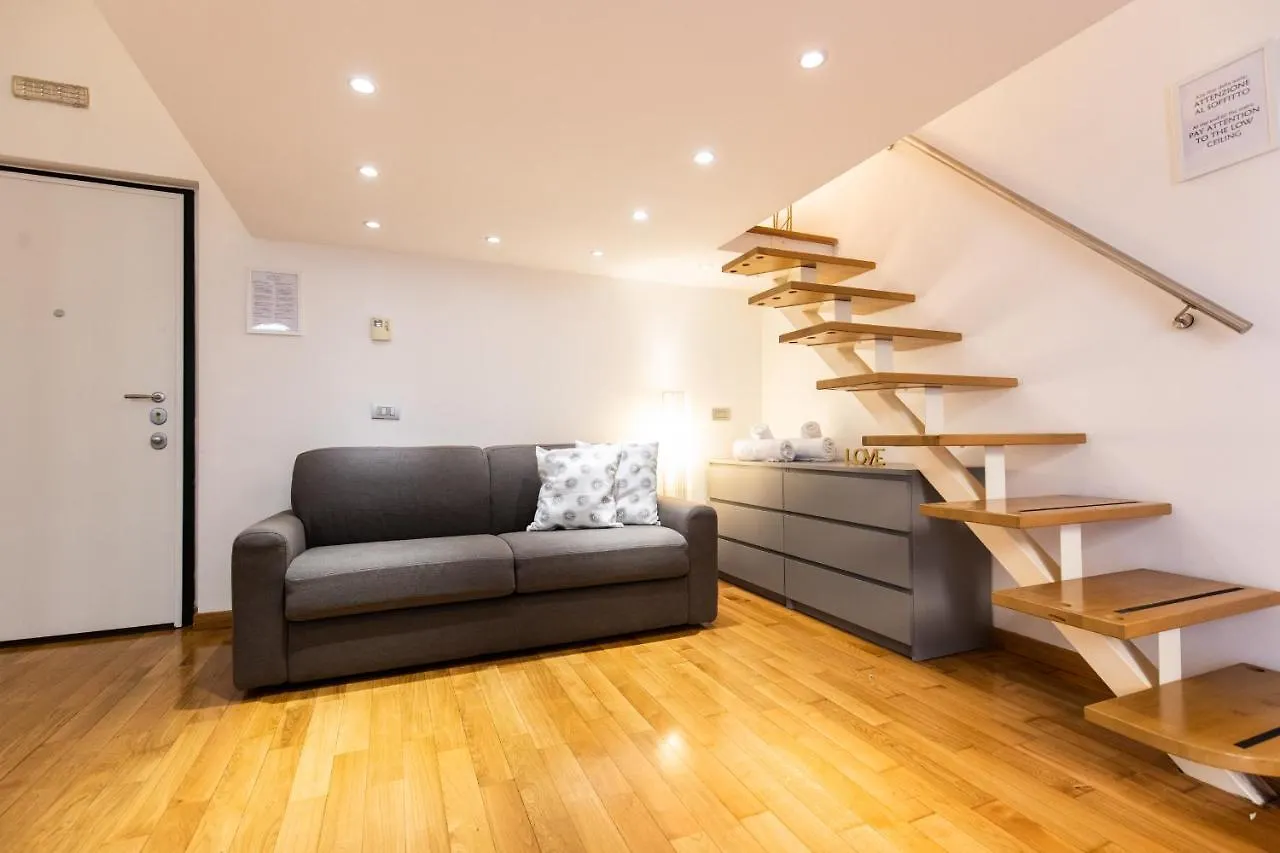 밀라노 Duomo Apartament 아파트